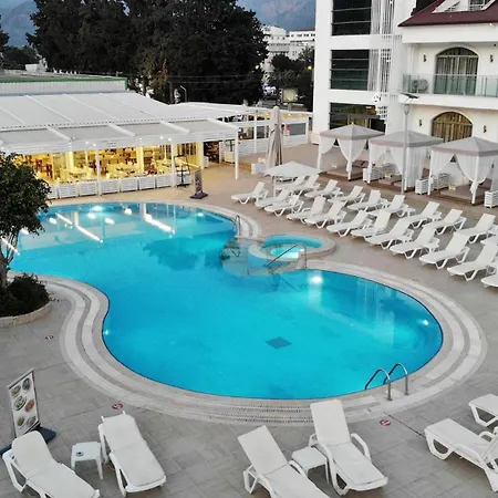Ξενοδοχείο Forum 4*